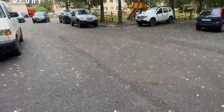 В Орле во дворе дома по улице 60 лет Октября уложили долгожданный асфальт