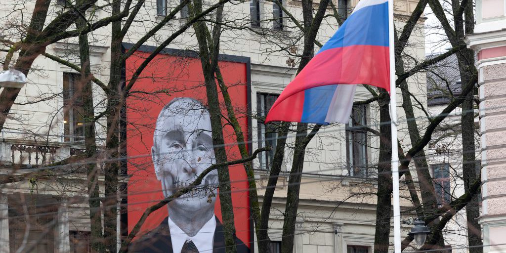 EU agrees to restrict travel of Russian diplomats as Hungary lifts veto – FT