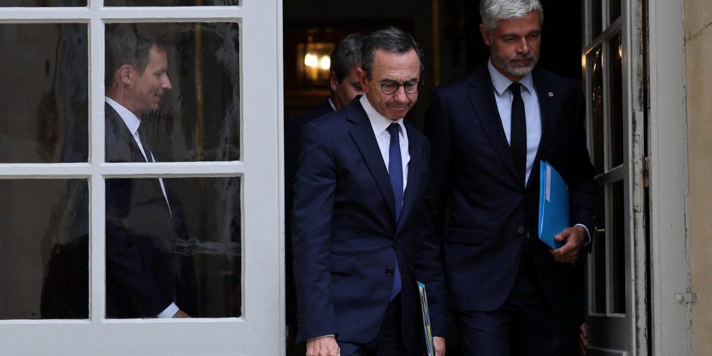 "La destra politica in Francia: il congresso a Port-Marly e le sfide di un governo di sinistra a Matignon"