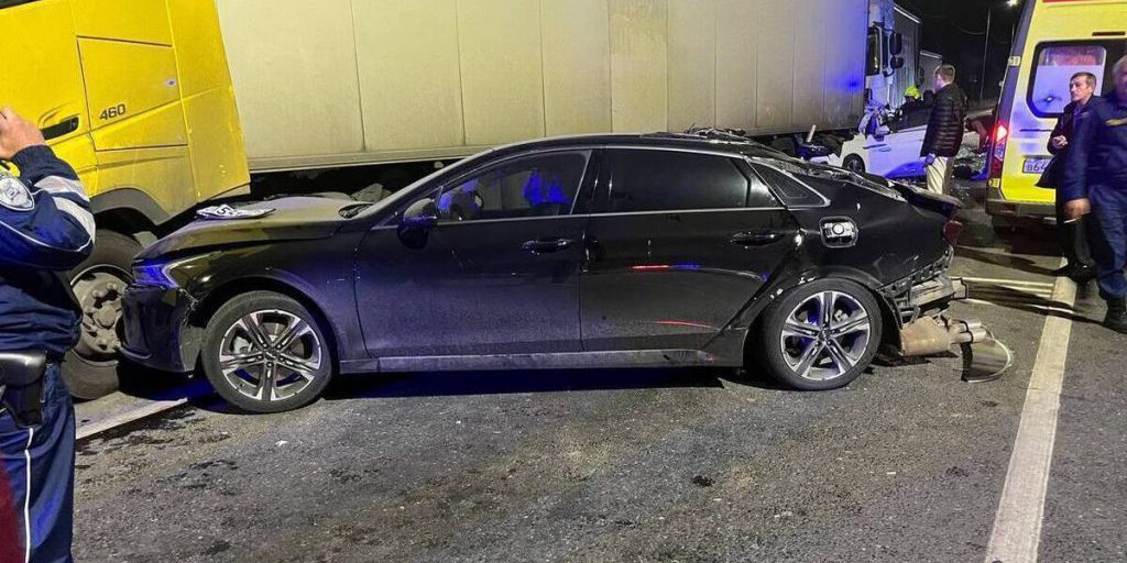 Grave Incidente Stradale in Russia: Otto Feriti, tra cui Tre Bambini, sulla Strada Federale M-5