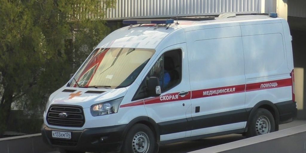 В Волгоградской области при опрокидывании грузовика пострадал его водитель