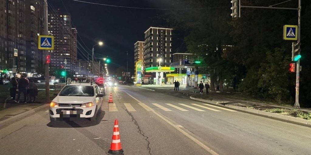 Incidente stradale a Rostov sul Don: un ragazzo di 17 anni coinvolto, preoccupazioni per la sicurezza stradale