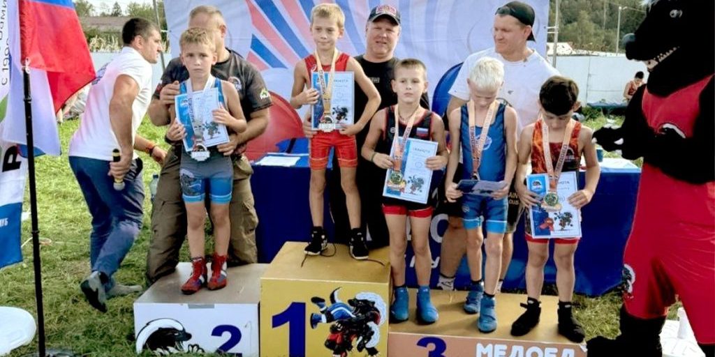 "Gloria e medaglie per gli atleti di Serpukhov al torneo di lotta greco-romana "Forza della Russia" a Dmitrov"