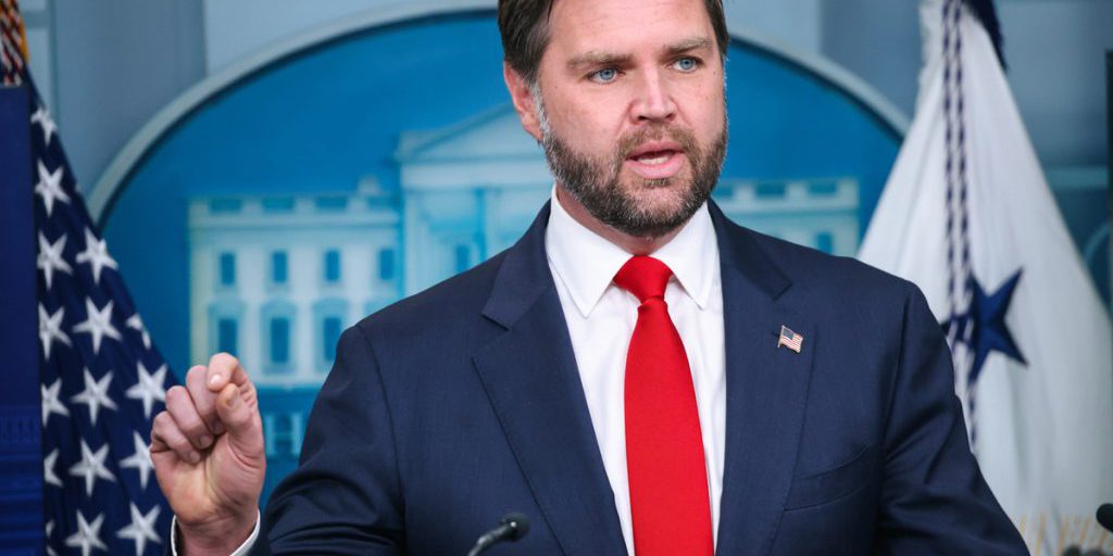 Vicepresidente degli Stati Uniti JD Vance esprime cautela sulla fornitura di missili Tomahawk all'Ucraina