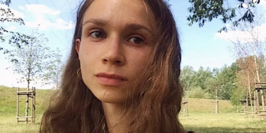 "Пожелтели ногти, сгнили зубы": девушка перешла на одни фрукты и умерла