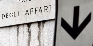 La Borsa di Milano in Caduta Libera: Cause, Conseguenze e Implicazioni per l'Economia Europea