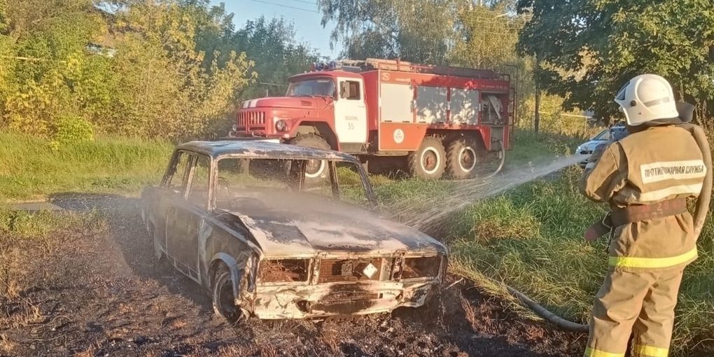 В Курской области 14 сентября сгорели ВАЗ -2105 и «Газель»