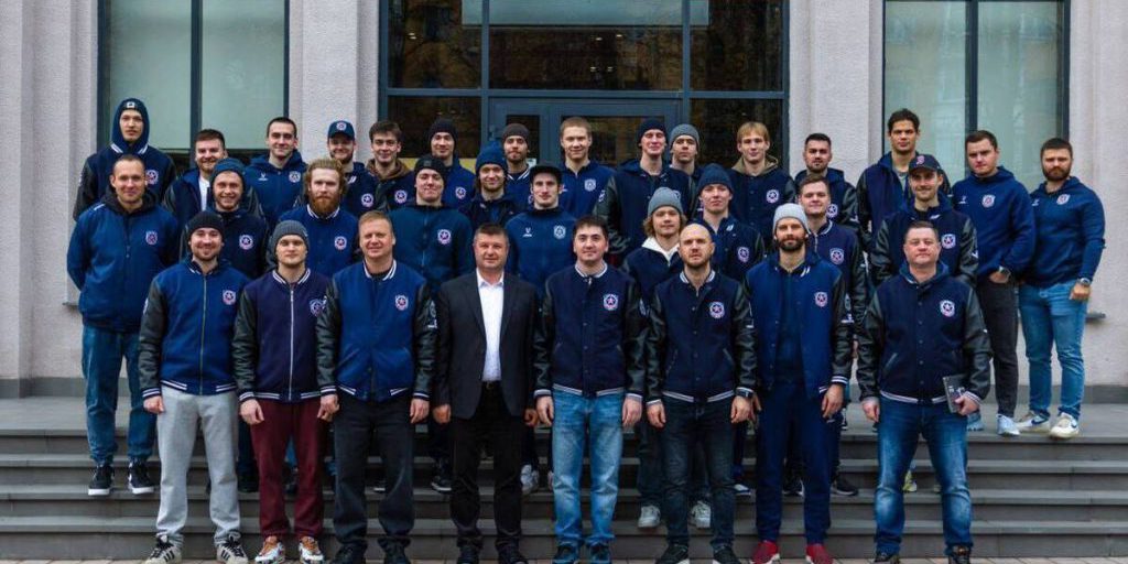 I giocatori dell'AKM di Tula scoprono l'arte di Alexander Deineka in una visita culturale