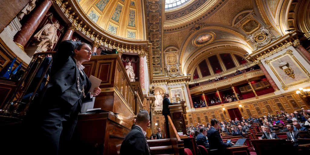 Il Senato Francese Celebra 150 Anni di Storia in Mezzo a una Bufera Politica