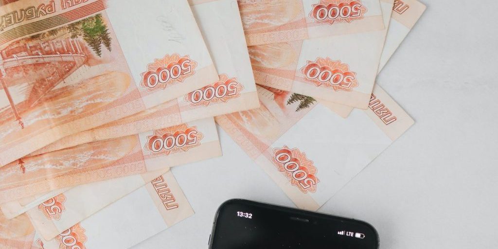 Единое пособие для семей с детьми в России в 2026 году вырастет до 18 371 рубля