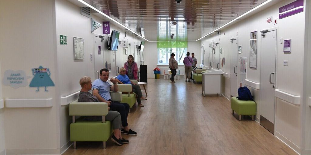 Riduzione del Periodo di Cambio della Clinica: La Duma di Stato Pianifica di Passare da Un Anno a Tre Mesi per Migliorare l'Accesso alle Cure Mediche