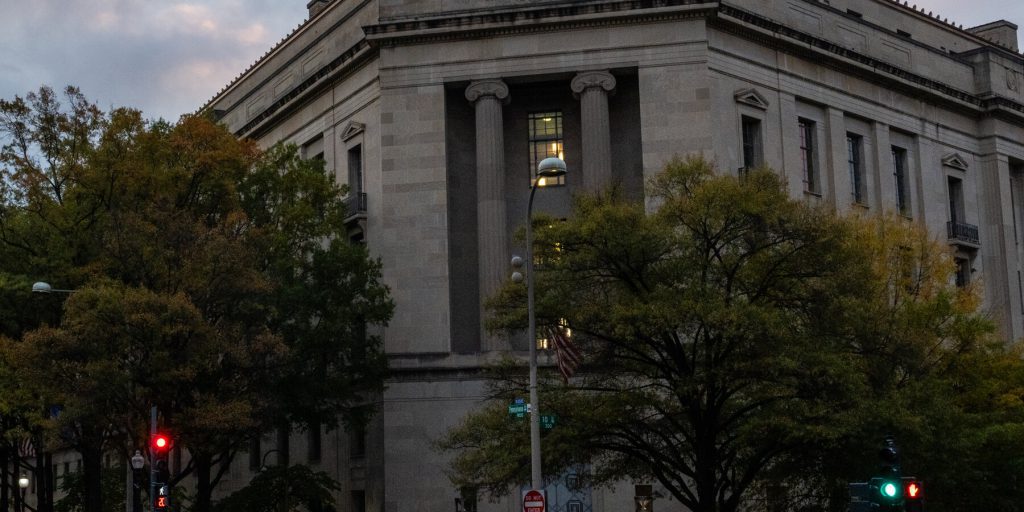 Giustizia: richiesta di annullamento indagine di disobbedienza sui voli di deportazione