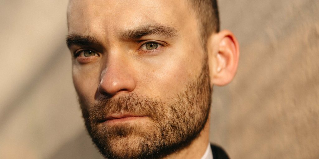 FBI licenzia trainee per aver mostrato la bandiera del Pride