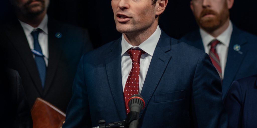 Indagine federale: governatore e sindaco del Minnesota citati dai procuratori