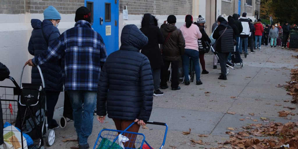 La chiusura del governo americano e il suo impatto sulla gestione dei buoni pasto: una crisi per i più vulnerabili