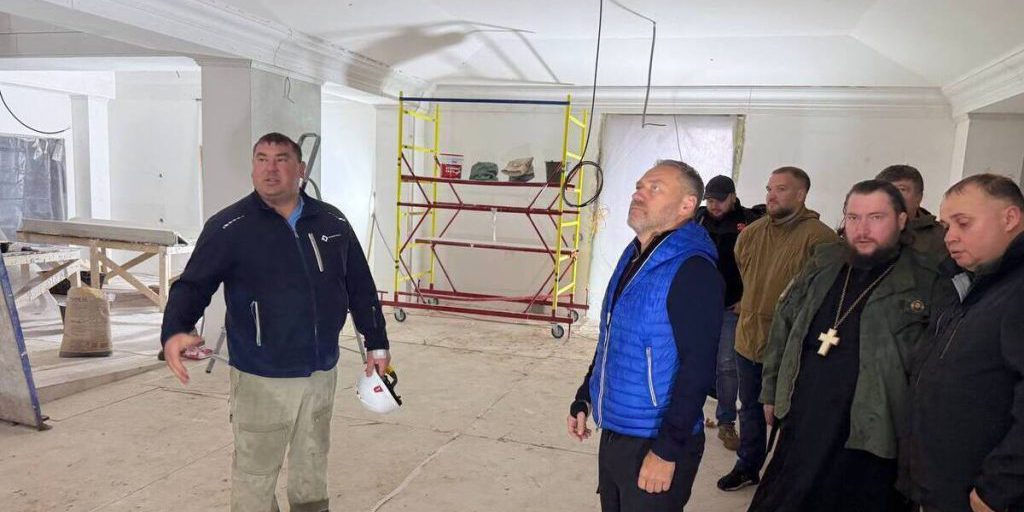 Петербургские парламентарии посетили Мариуполь с рабочим визитом