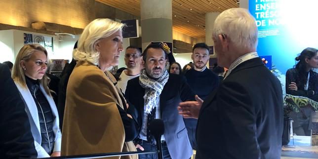 Marine Le Pen al Carrousel du Louvre: un impegno per il patrimonio culturale francese