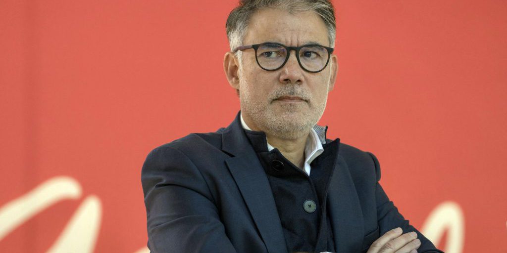 Crisi Politica in Francia: I Socialisti Minacciano la Censura del Governo Lecornu