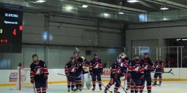 Partita di hockey a Vyborg: il Leningradets perde contro l'Arktika di Murmansk