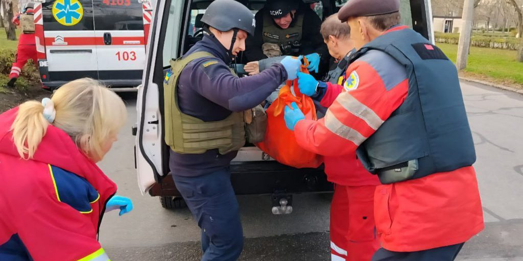 Attacco russi a Nikopol: due morti e cinque feriti