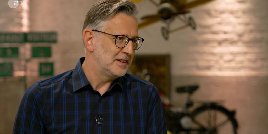 Detlev Kümmel vieta la vendita di un oggetto in “Bares für Rares” e avvisa l’ufficio