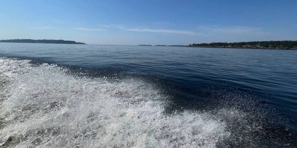 "Nuova rotta via acqua da Murmansk a Capo Abram: un modo innovativo per esplorare la costa di Zapolarye"