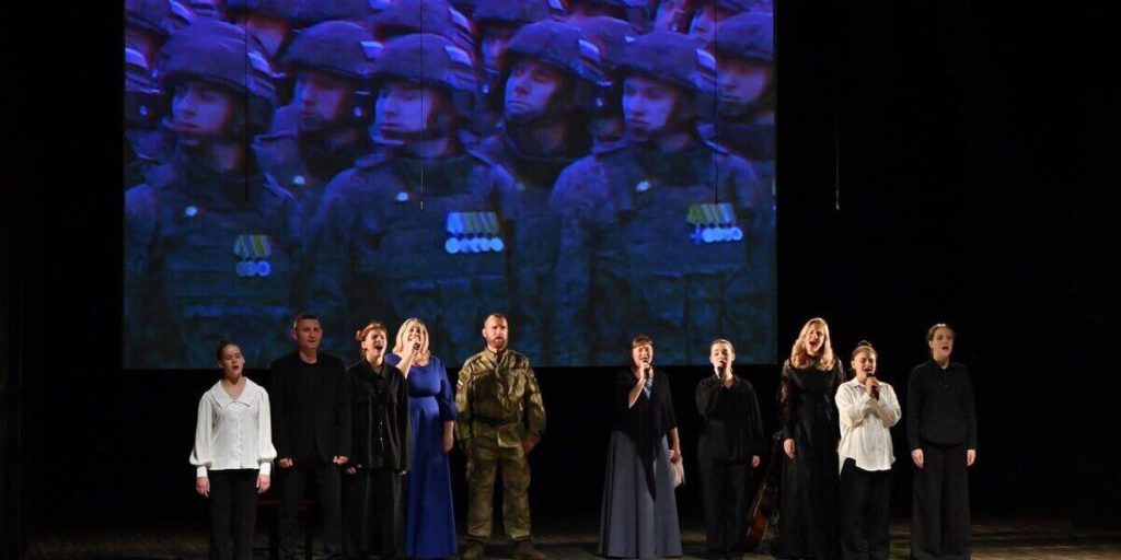 Omaggio a un eroe russo: lo spettacolo musicale documentario "Chiamata 'Sipaj'" rende omaggio alla vita e alle imprese di Aleksandr Platays