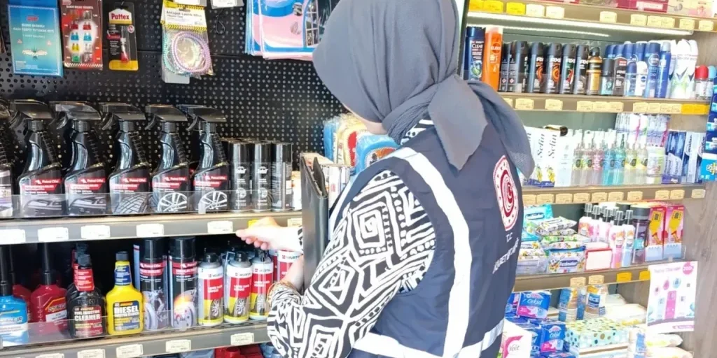 Controlli intensificati sui punti di sosta: 156 esercizi verificati, 158 irregolarità rilevate