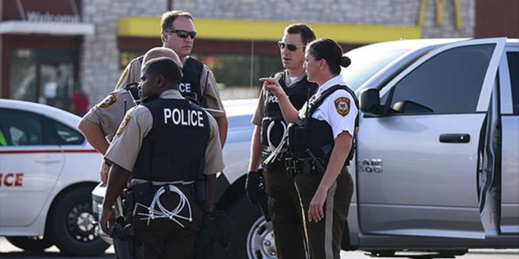 Tragedia a Brooklyn: un'auto investe tre pedoni, uno morto, e solleva interrogativi sulla sicurezza stradale e sulla guida degli anziani