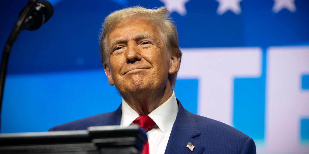 Donald Trump ignora i consigli medici: quali rischi per la sua salute