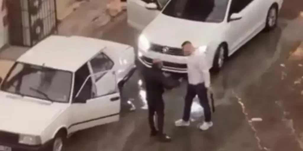 Incidente di violenza in traffico a Izmir: multa di 36.000 lira e revoca della patente fino al 2045