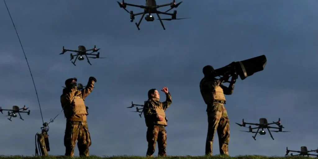 Francia: sei droni sopra la base di Creil, truppe rispondono con fuoco e elicottero anti‑droni