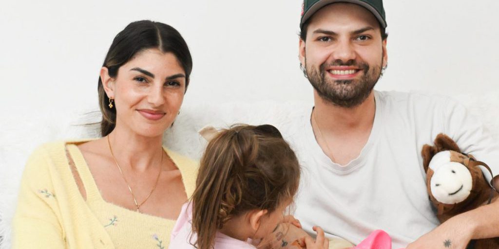 Yeliz Koc e Jimi Blue vogliono un secondo bambino nonostante la separazione: l’esperta spiega perché il modello familiare può funzionare
