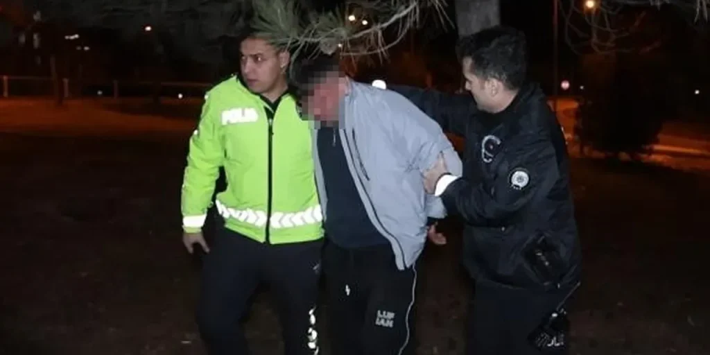 Motosiclista di 15 anni multato di 122.000 lira per non aver fermato la motocicletta in Turchia