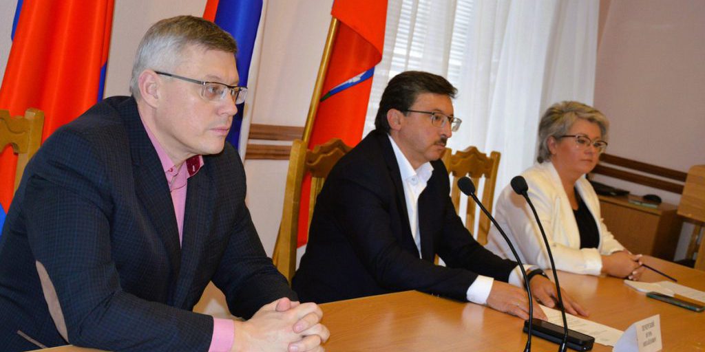 Prevenzione dell'abbandono minorile e lotta contro il bullismo: il consiglio comunale di Orel si riunisce per discutere strategie efficaci