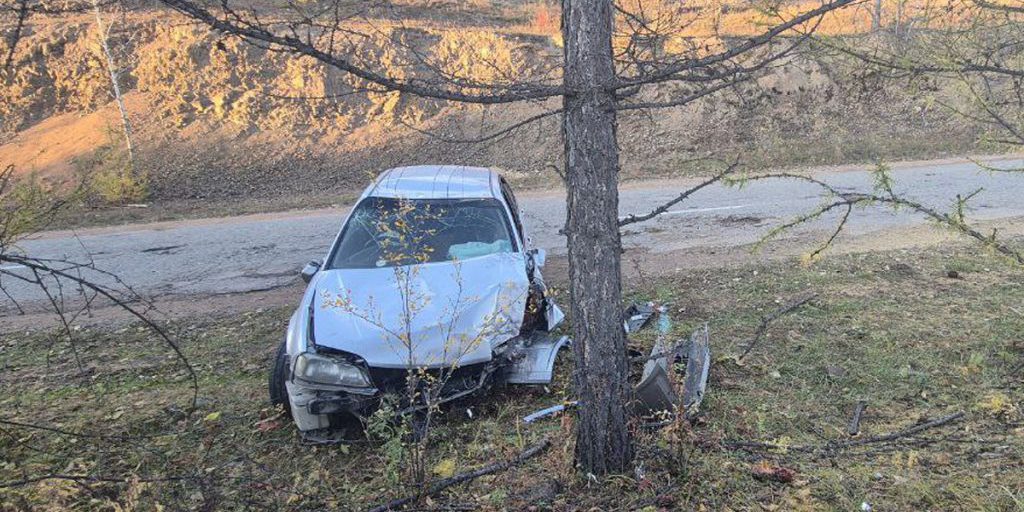 Incidente stradale in Buriazia: una giovane donna perde il controllo dell'auto a causa della velocità eccessiva