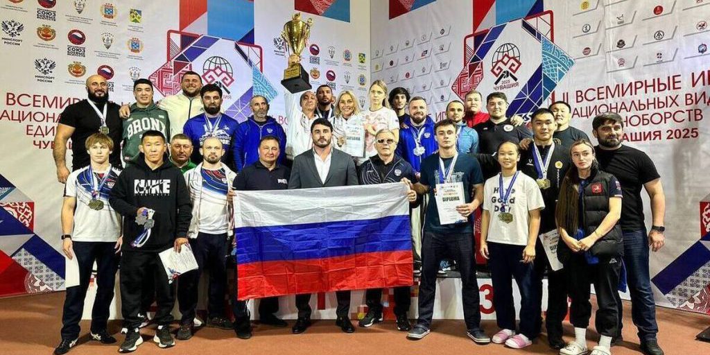 Калмыцкие спортсмены завоевали золотые и серебряные медали на Кубке мира по борьбе на поясах