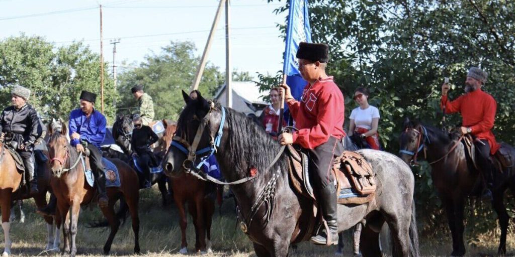 "La processione a cavallo dei cosacchi Terkskogo: tradizioni, cultura e fede nella regione di Stavropol"