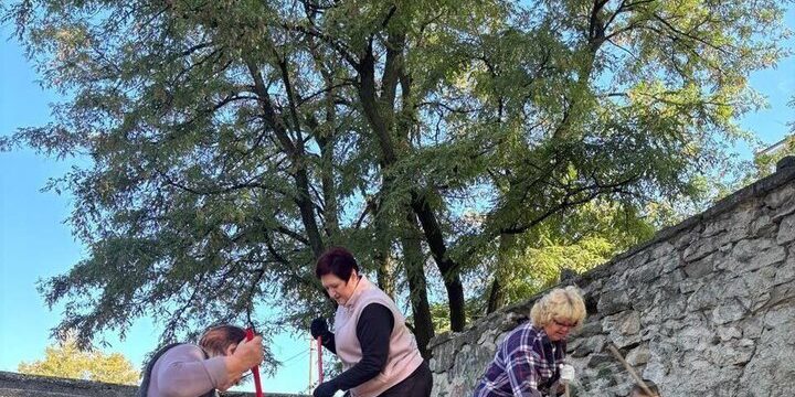 Более пяти тысяч жителей Донецка приняли участие в городском субботнике