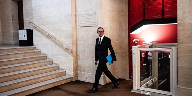 I Repubblicani al Bivio: Consenso all'Estrema Destra o Collaborazione con i Macronisti?