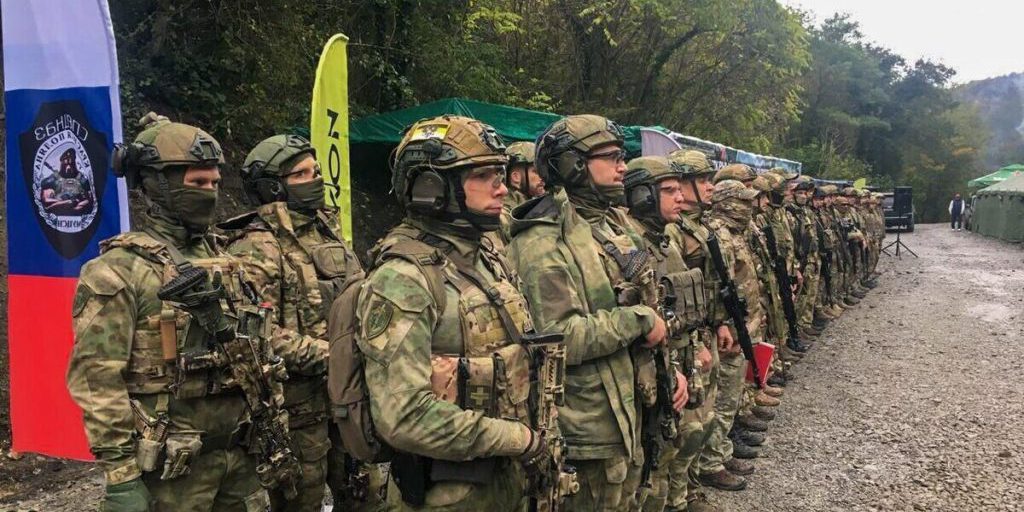 Campionato di tiro pratico per le forze dell'ordine a Sochi: un'opportunità per migliorare la preparazione e la sicurezza