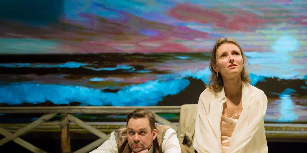 Московский Губернский театр представил в Курске «Даму с собачкой»