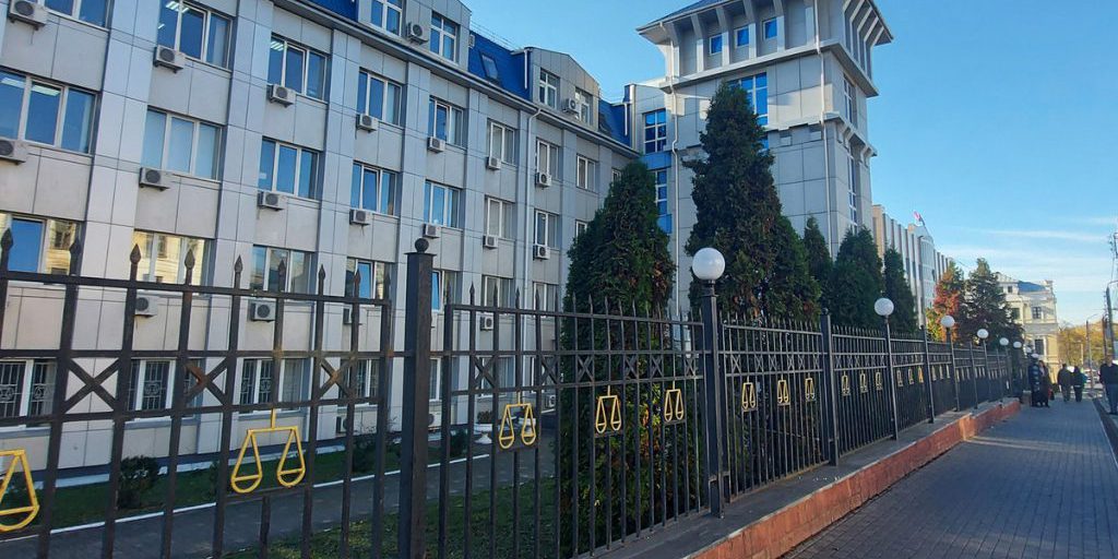 Caso di Kaluga: donna aiuta 13 migranti a ottenere la residenza legale in soli tre mesi