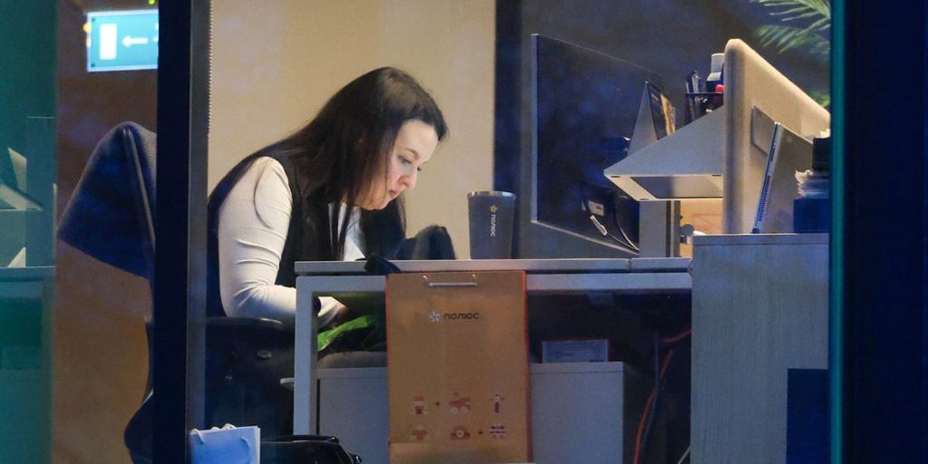 Эксперт объяснил, почему средняя зарплата в нескольких сферах превысила 200 тысяч рублей