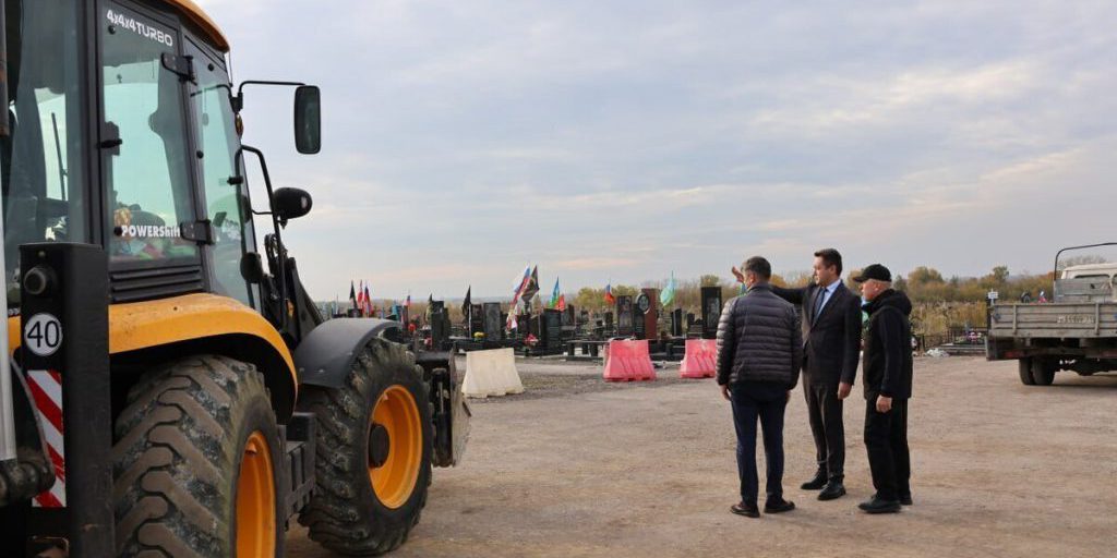 Бутов рассказал про обустройство в Новомосковске кладбища для бойцов СВО