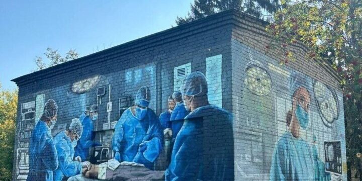 Vladislav Shapsha riceve proposta per murale di Romashin dopo commenti sui murales di Kaluga