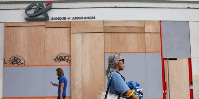 "Crisi politica in Francia: il movimento del 10 settembre e le dimissioni del governo Bayrou"