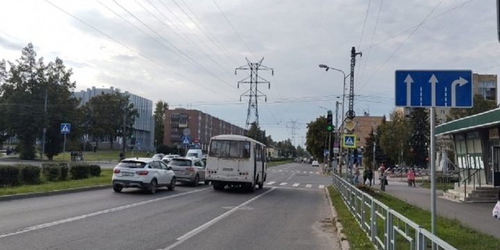 На пересечениях в Петрозаводске введен запрет на левый поворот