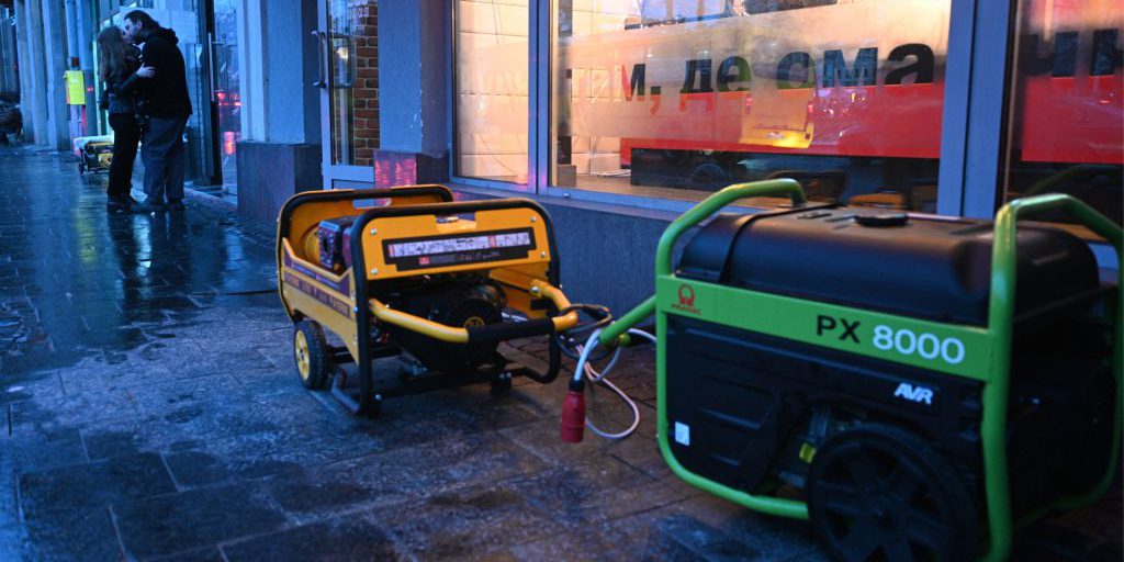 UE invia 76 generatori di emergenza all'Ucraina per ripristinare l'elettricità