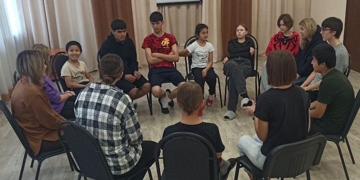 Серпуховский центр «Маяк» посетили  волонтеры